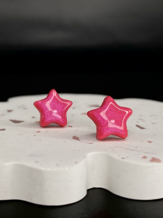 Malutkie kolczyki na sztyfcie gwiazdki