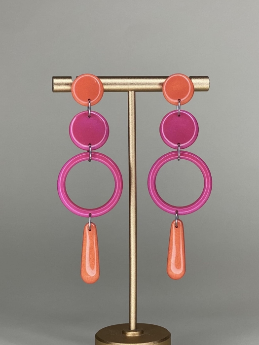 kolorowe kolczyki z gliny polimerowej i żywicy