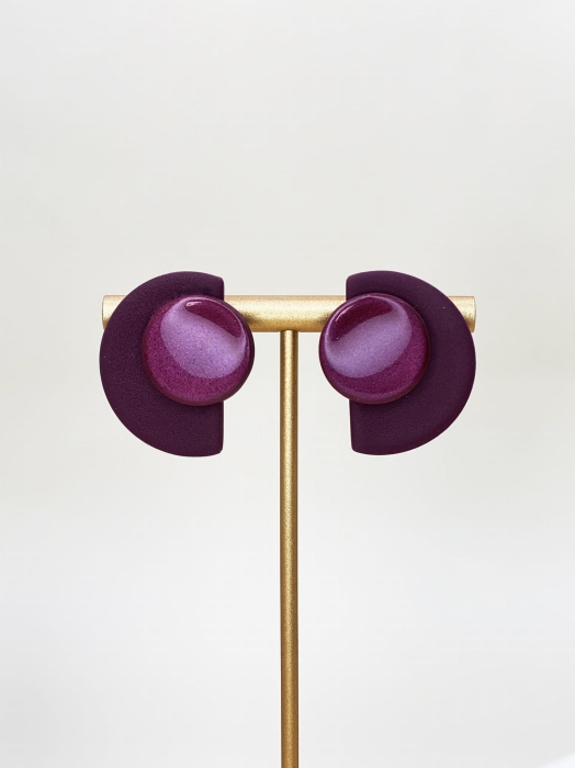 śliwkowe kolczyki z gliny polimerowej i stali